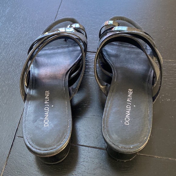 Donald J Pliner Black Leather/Fabric Sandals. Size 9. - Picture 3 of 9